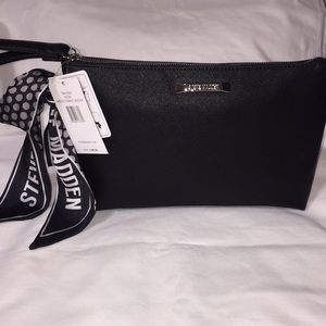 Steve Madden weekend pouch with decorative scarf